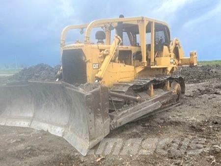 CAT D8H Buldozer sobre oruga