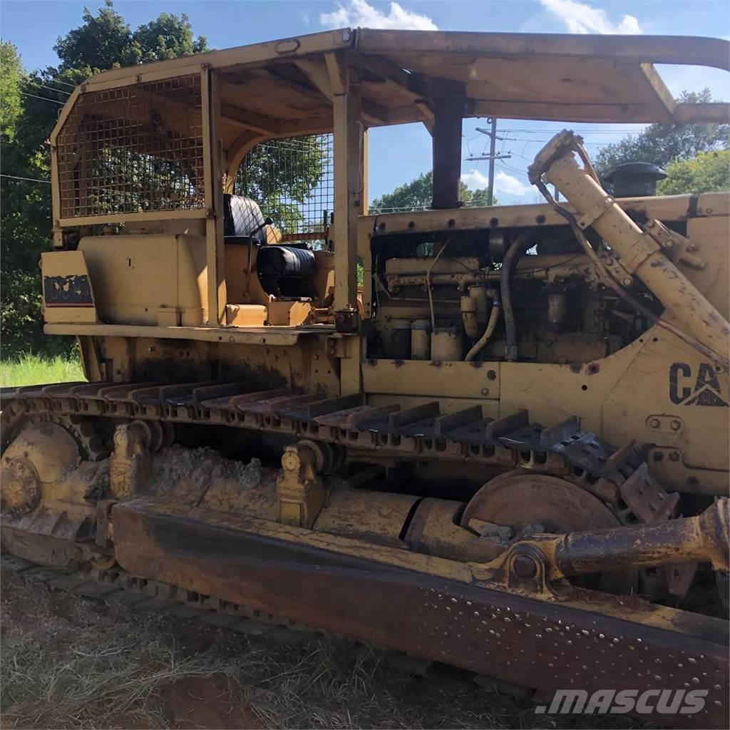 CAT D8H Buldozer sobre oruga