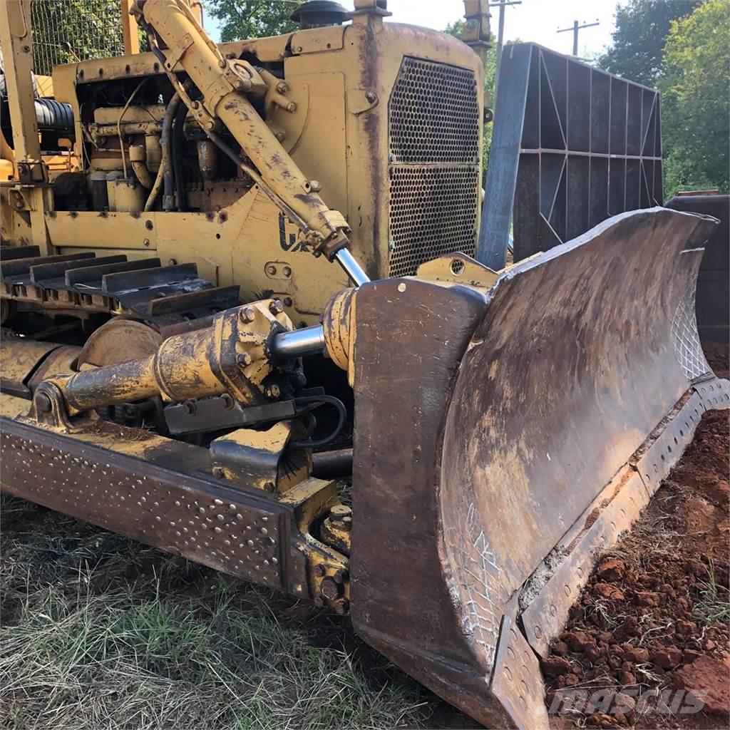 CAT D8H Buldozer sobre oruga