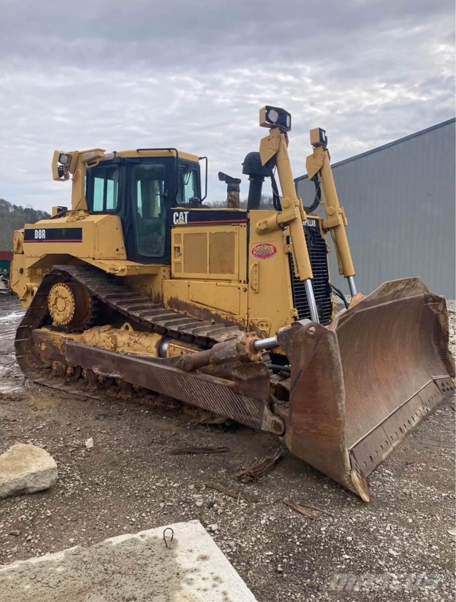 CAT D8R Buldozer sobre oruga