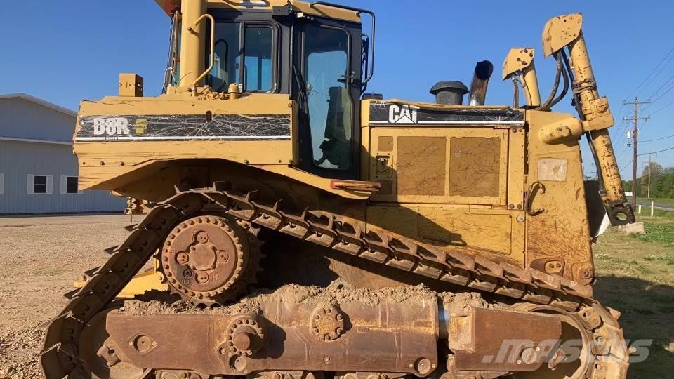 CAT D8R Buldozer sobre oruga