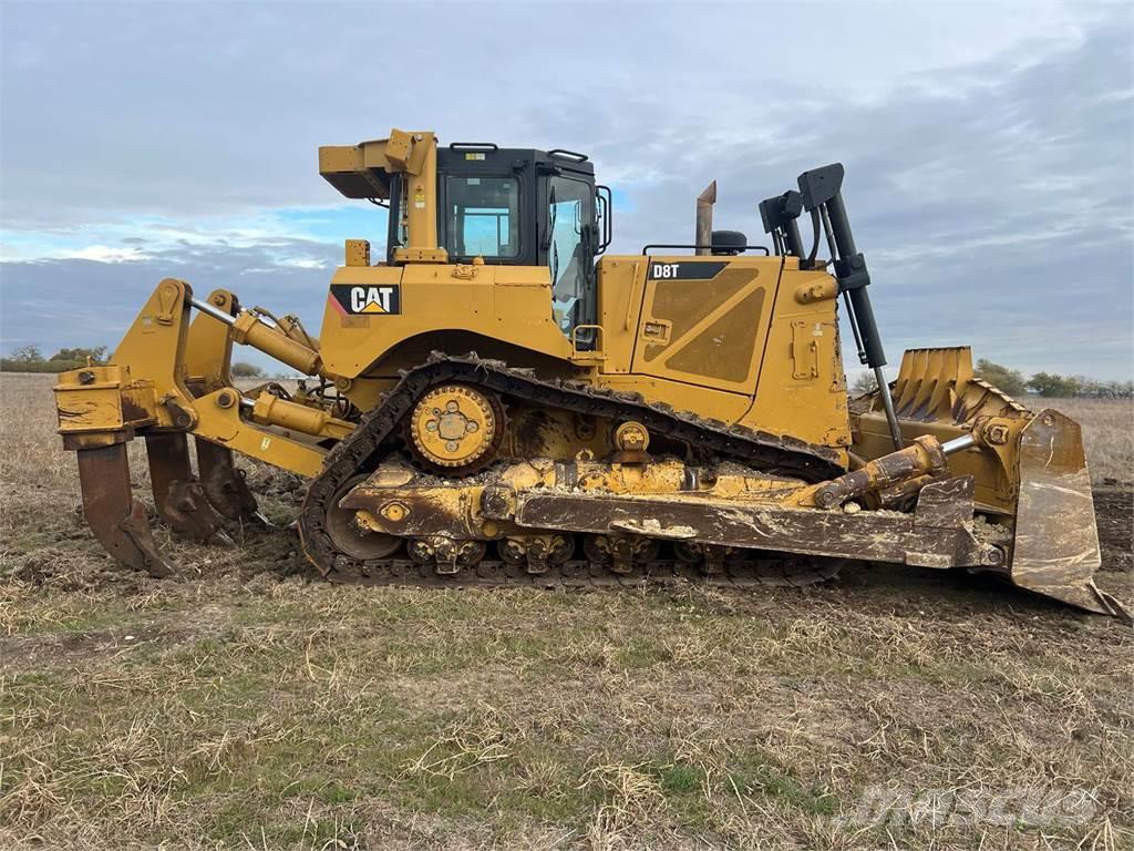 CAT D8T Buldozer sobre oruga