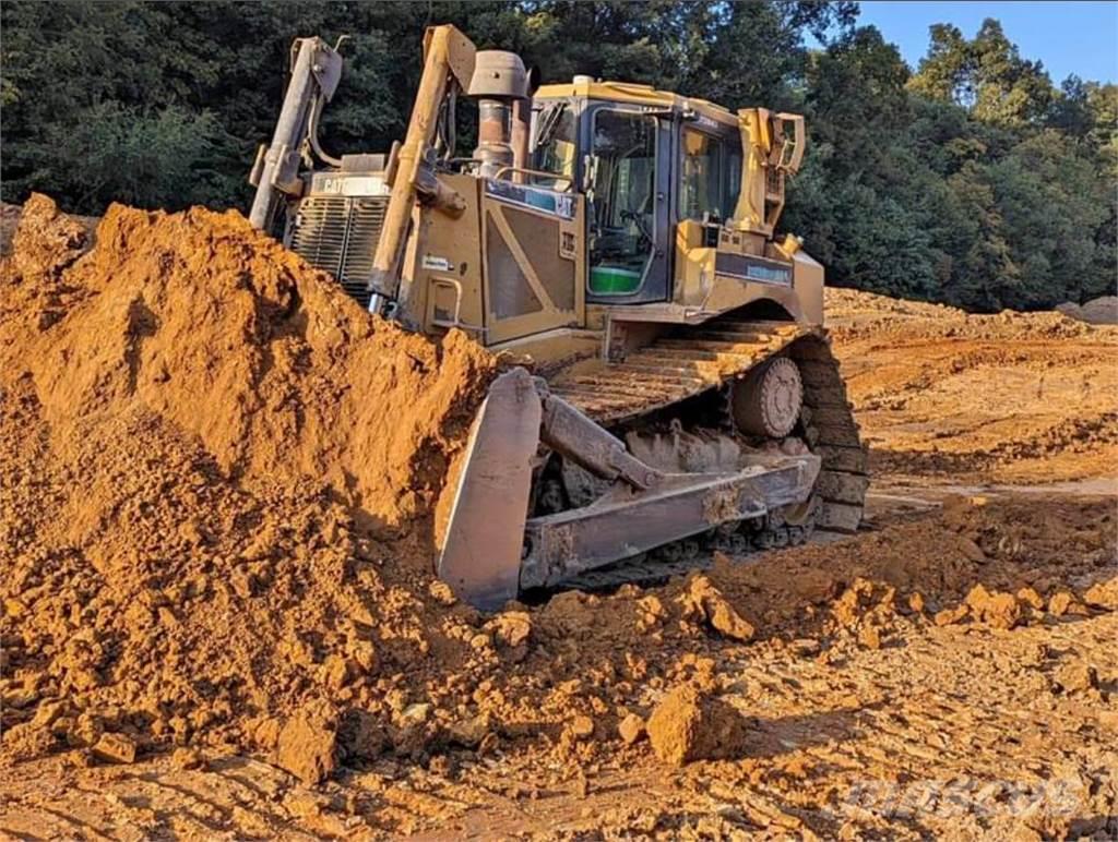 CAT D8T Buldozer sobre oruga