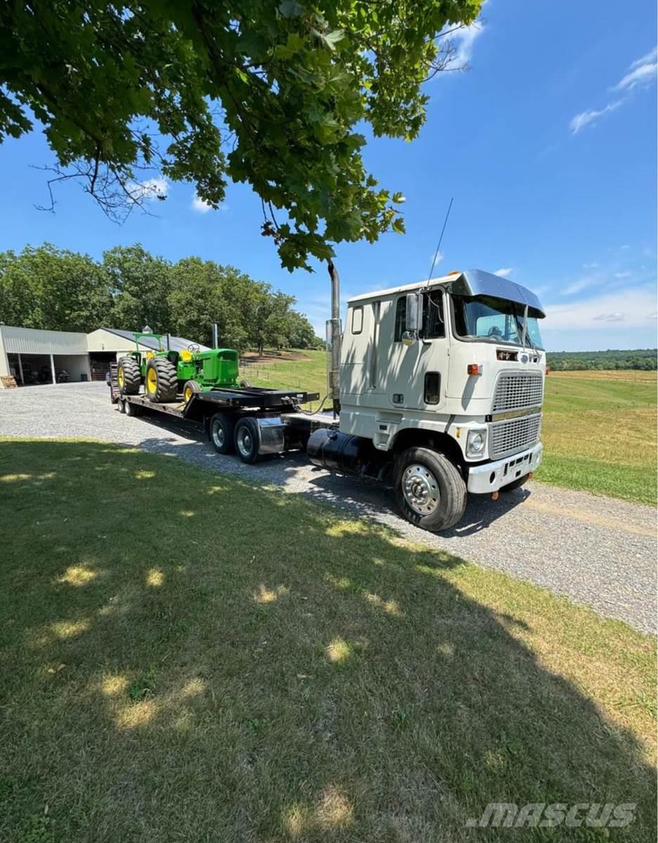 Ford CL9000 Camiones tractor