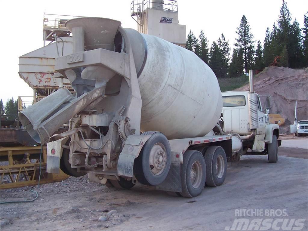 Ford LT9000 Camiones de concreto