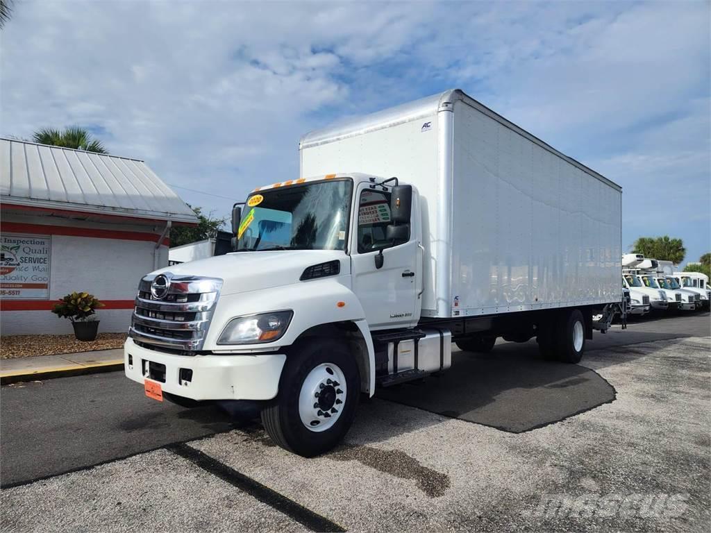 Hino 268 Camiones con caja de remolque