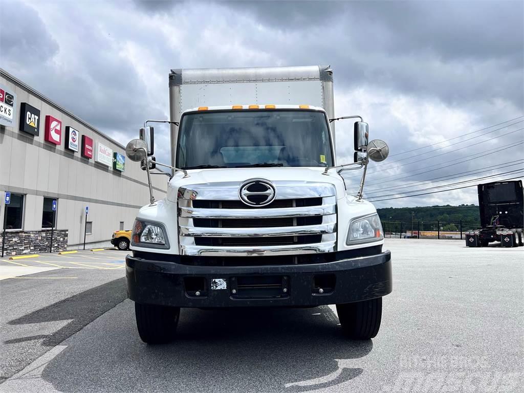 Hino 268A Camiones con caja de remolque