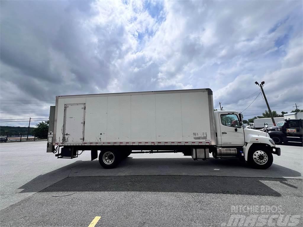 Hino 268A Camiones con caja de remolque