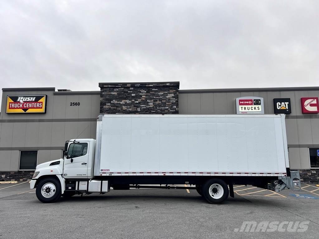 Hino 268A Camiones con caja de remolque