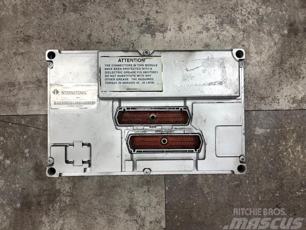 International T444E Componentes electrónicos