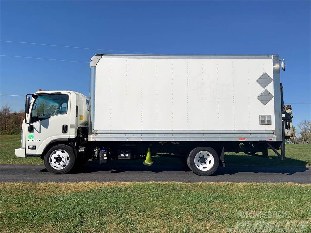 Isuzu NQR Camiones con caja de remolque