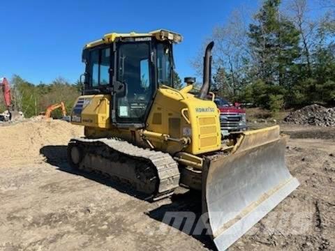 Komatsu D37EX Buldozer sobre oruga