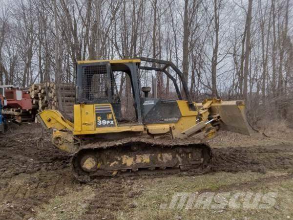 Komatsu D39PX Buldozer sobre oruga