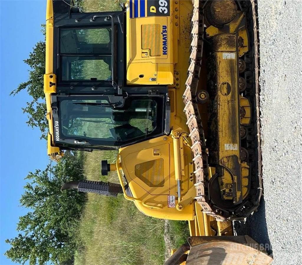 Komatsu D39PX Buldozer sobre oruga