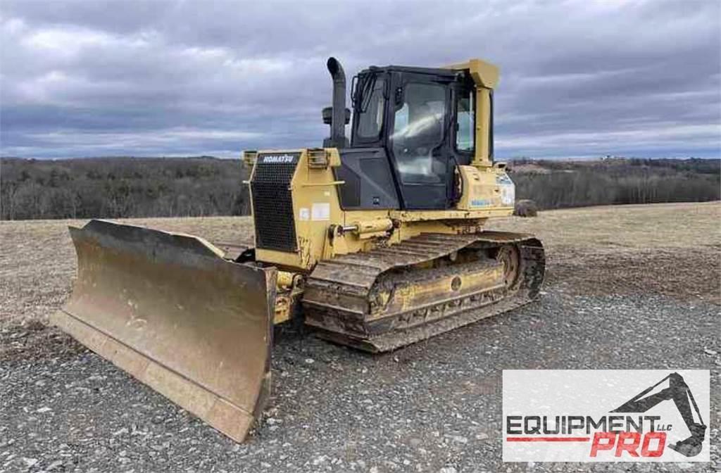 Komatsu D41P Buldozer sobre oruga