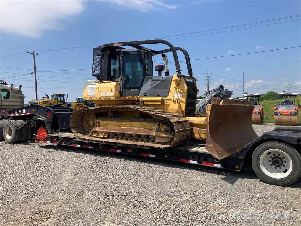 Komatsu D61PX Buldozer sobre oruga