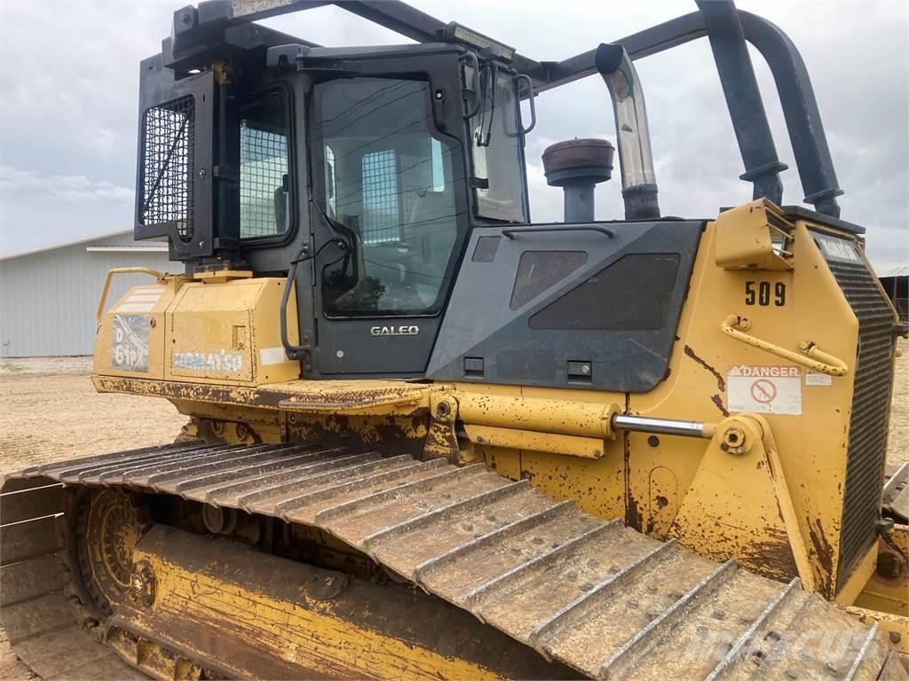 Komatsu D61PX Buldozer sobre oruga