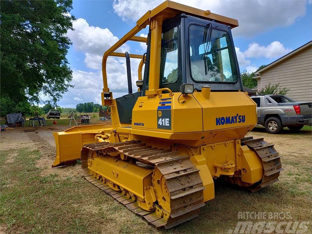 Komatsu Unknown Buldozer sobre oruga