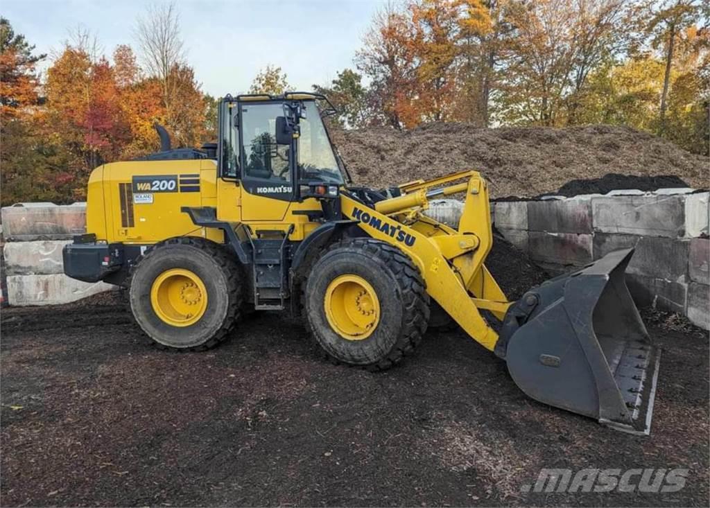 Komatsu WA200 Cargadoras sobre ruedas