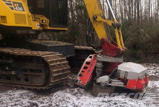 Komatsu XT430 Grúas y cargadoras