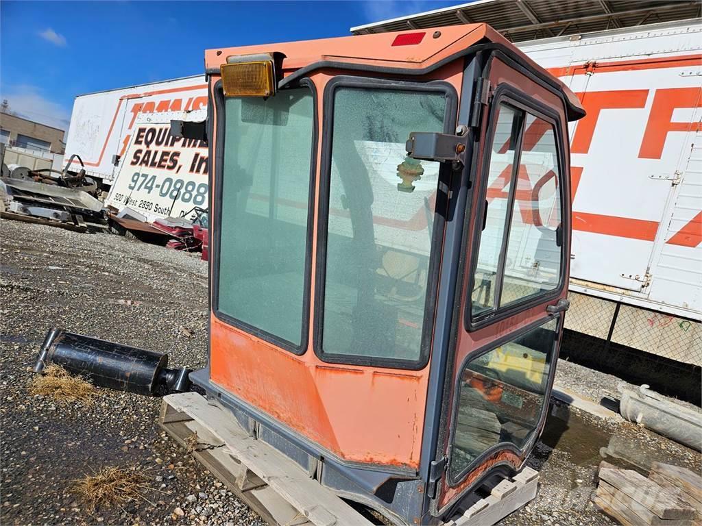 Kubota F3080 Cabina