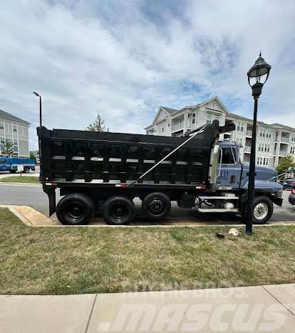 Mack CL713 Bañeras basculantes usadas