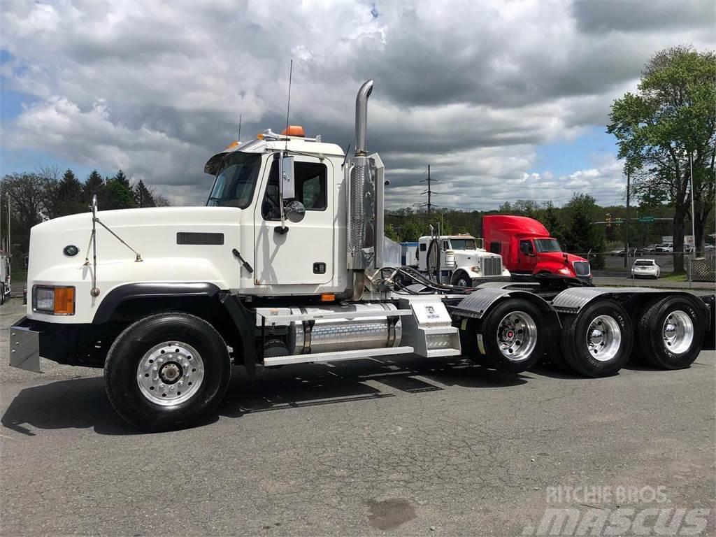 Mack CL733 Camiones tractor