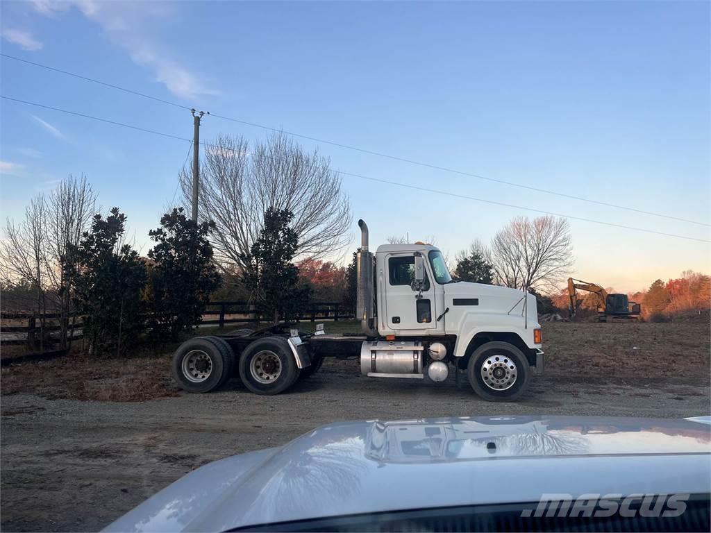 Mack Pinnacle Camiones tractor