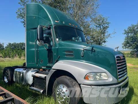 Mack Pinnacle Camiones tractor