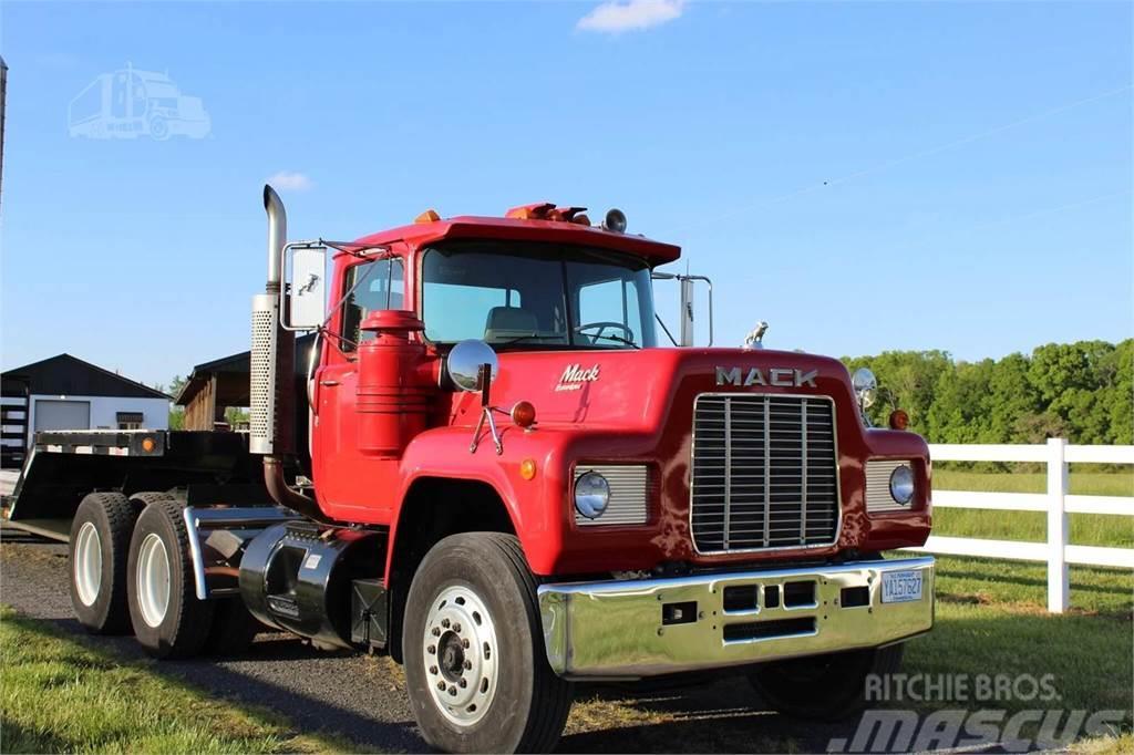 Mack R686ST Camiones tractor