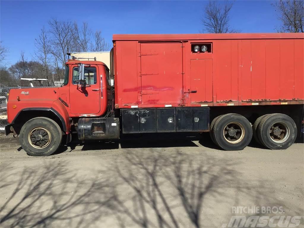 Mack RB690S Camiones cisternas