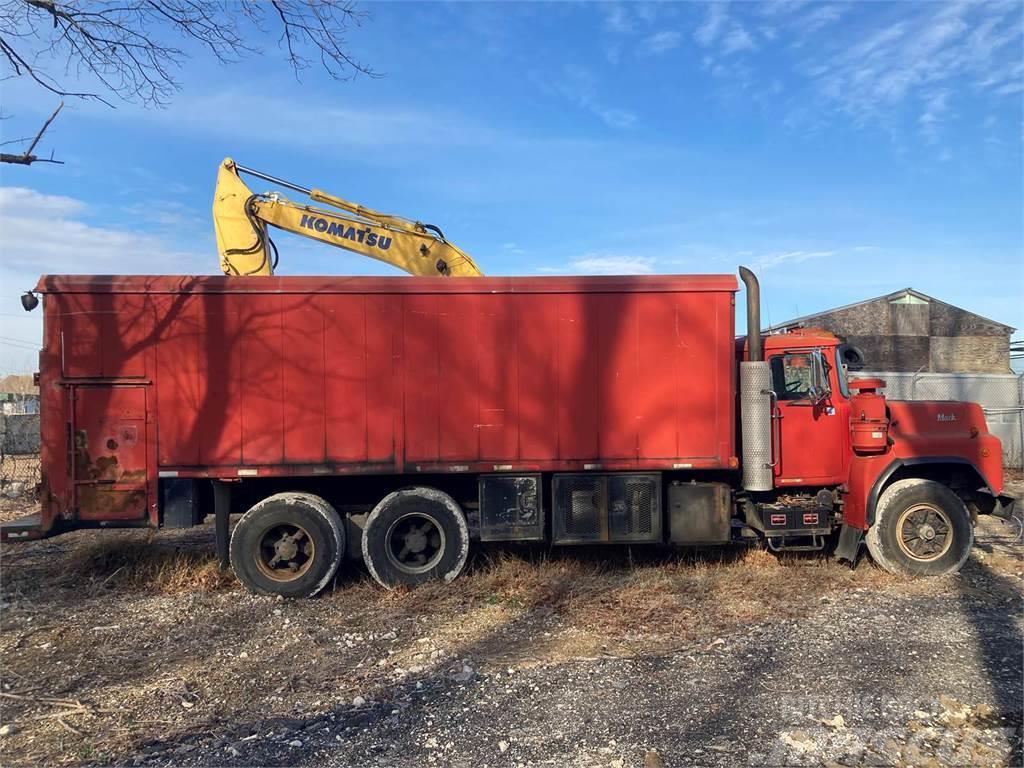 Mack RB690S Camiones cisternas