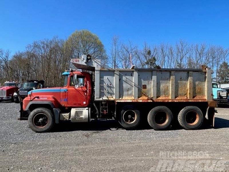 Mack RD688S Bañeras basculantes usadas