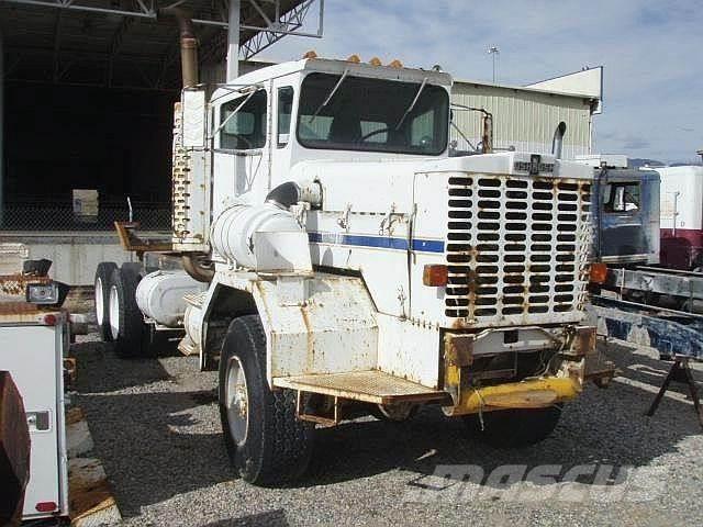 Oshkosh FF2346 Camiones con chasís y cabina