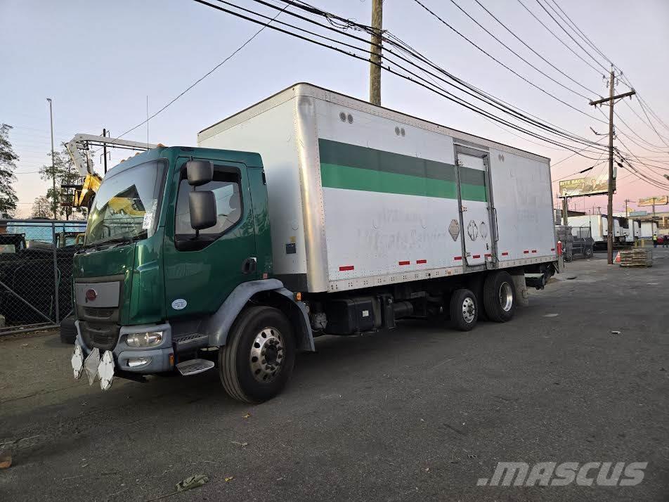 Peterbilt 220 Camiones con caja de remolque