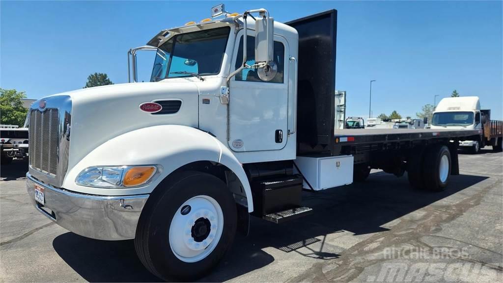 Peterbilt 337 Camiones de cama baja