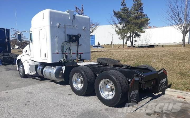 Peterbilt 384 Camiones tractor