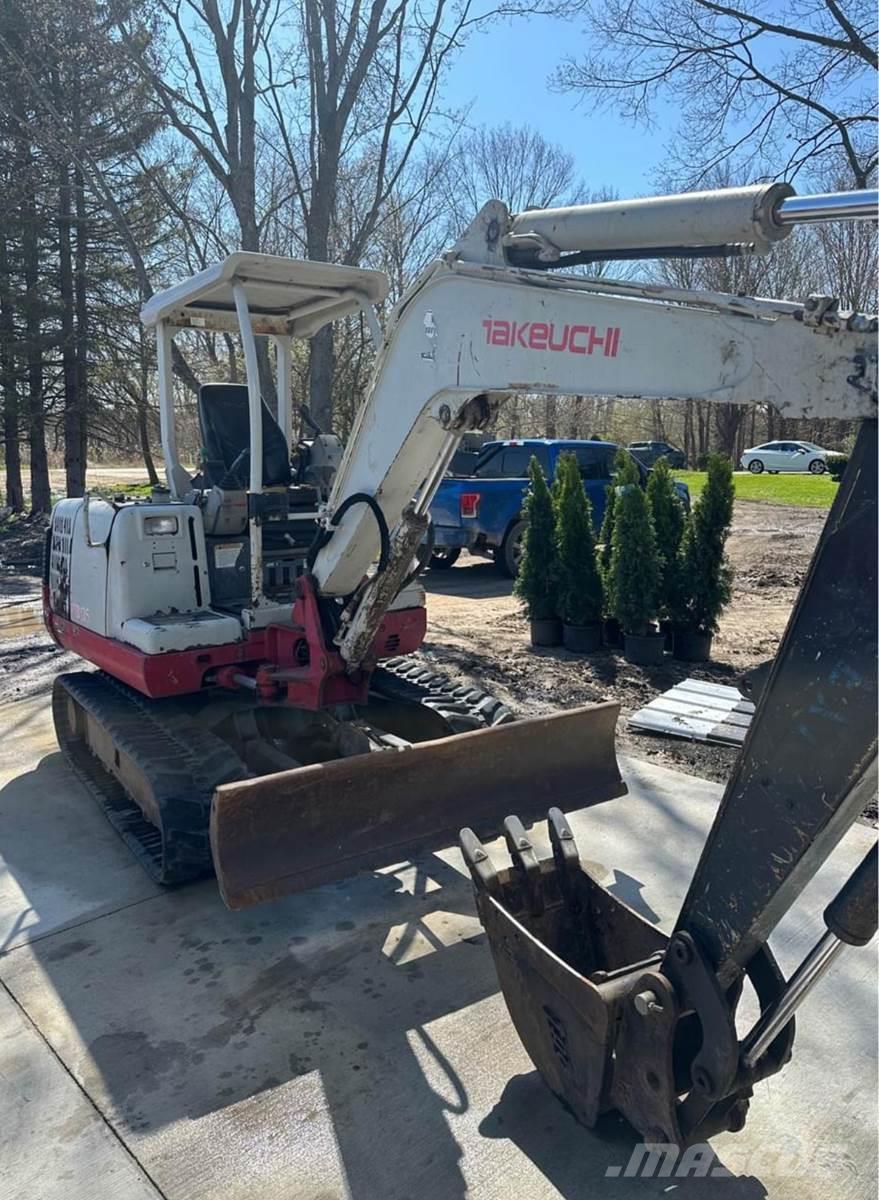 Takeuchi TB135 Excavadoras sobre orugas