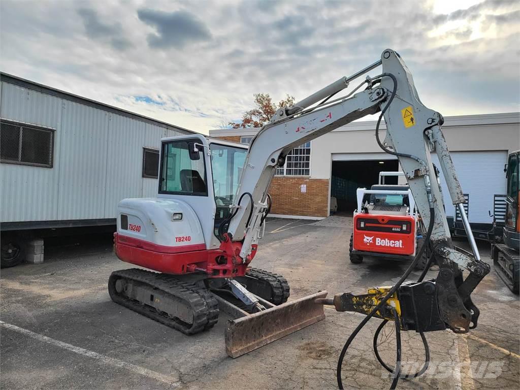 Takeuchi TB240 Excavadoras sobre orugas