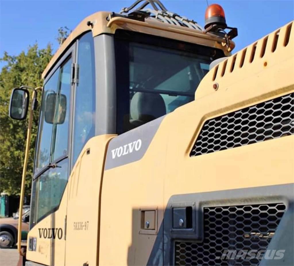 Volvo EC220DLC Excavadoras sobre orugas