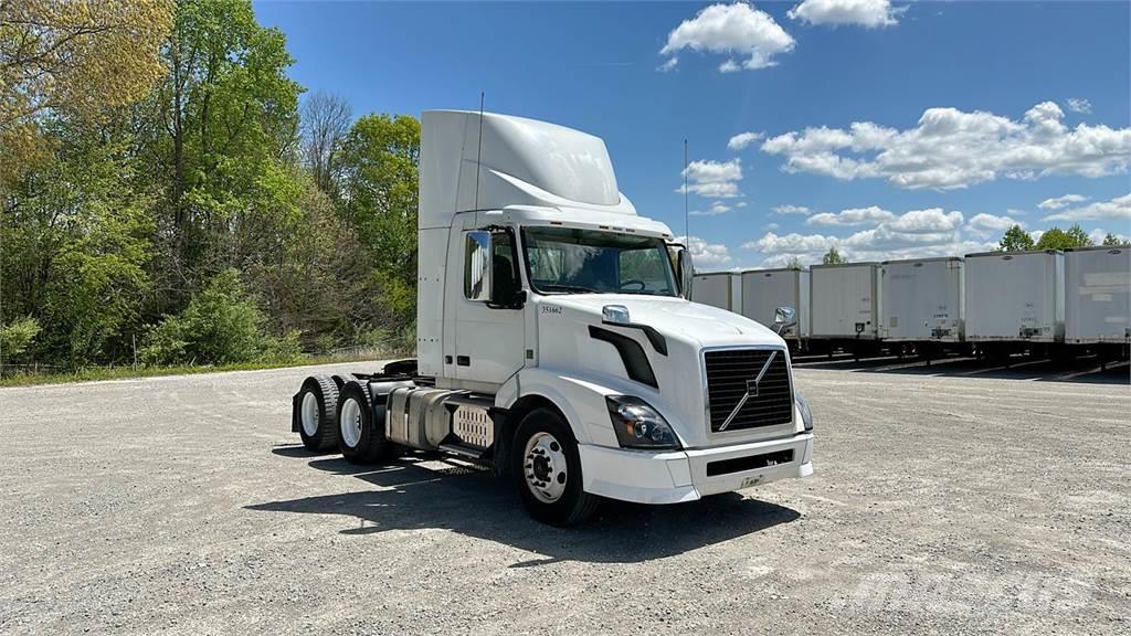 Volvo VNL300 Camiones tractor