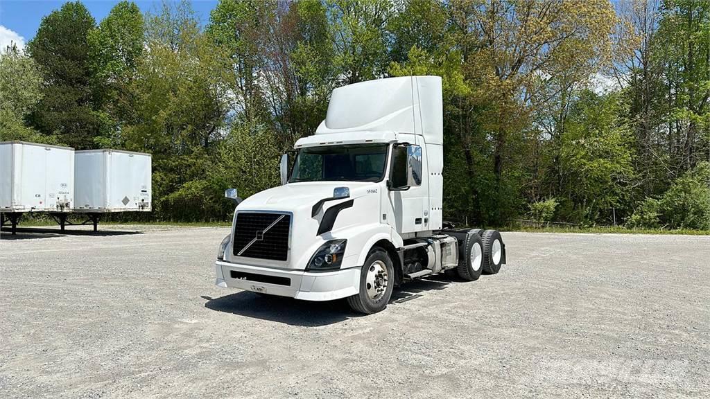 Volvo VNL300 Camiones tractor