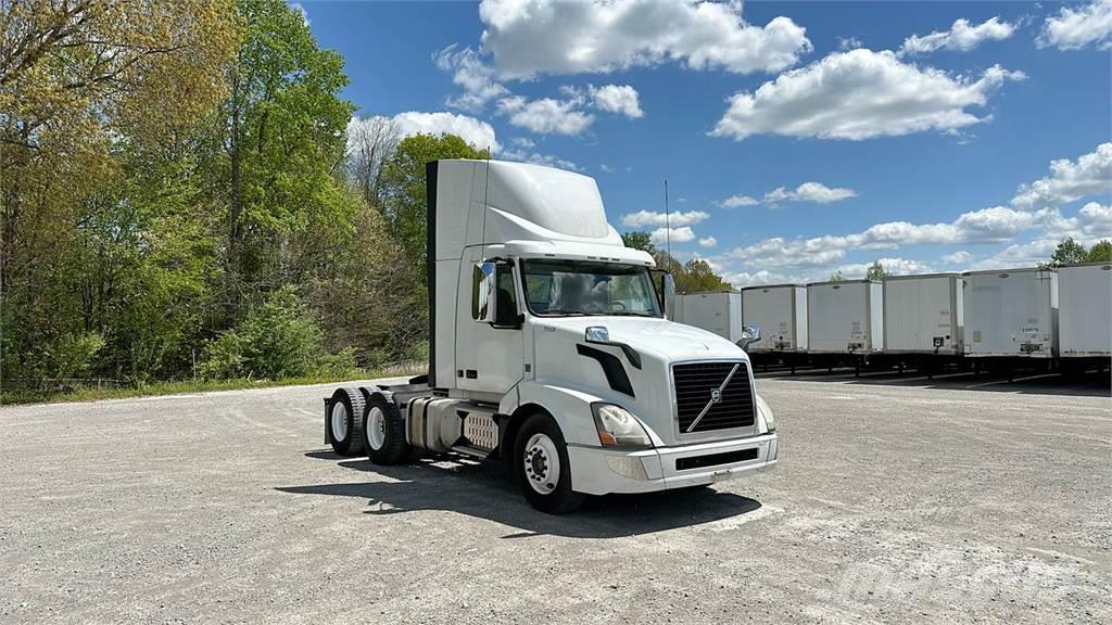 Volvo VNL300 Camiones tractor