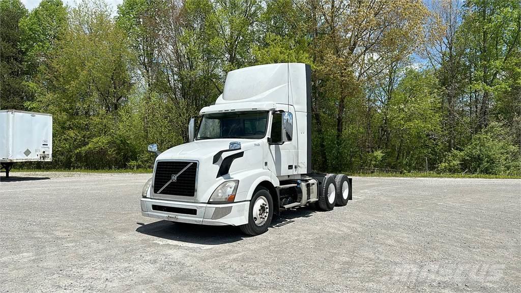 Volvo VNL300 Camiones tractor