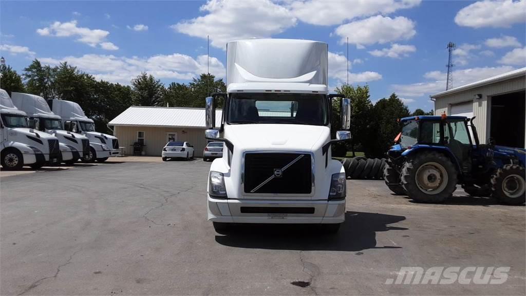 Volvo VNL300 Camiones tractor