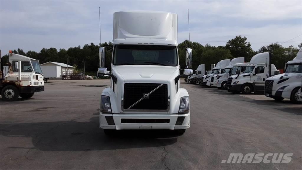 Volvo VNL300 Camiones tractor