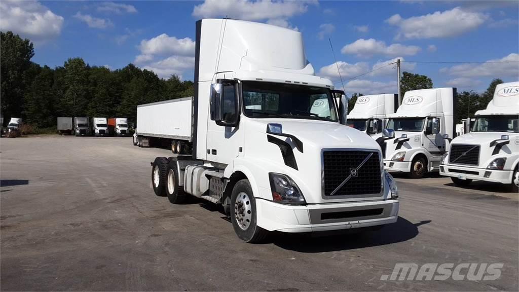 Volvo VNL300 Camiones tractor