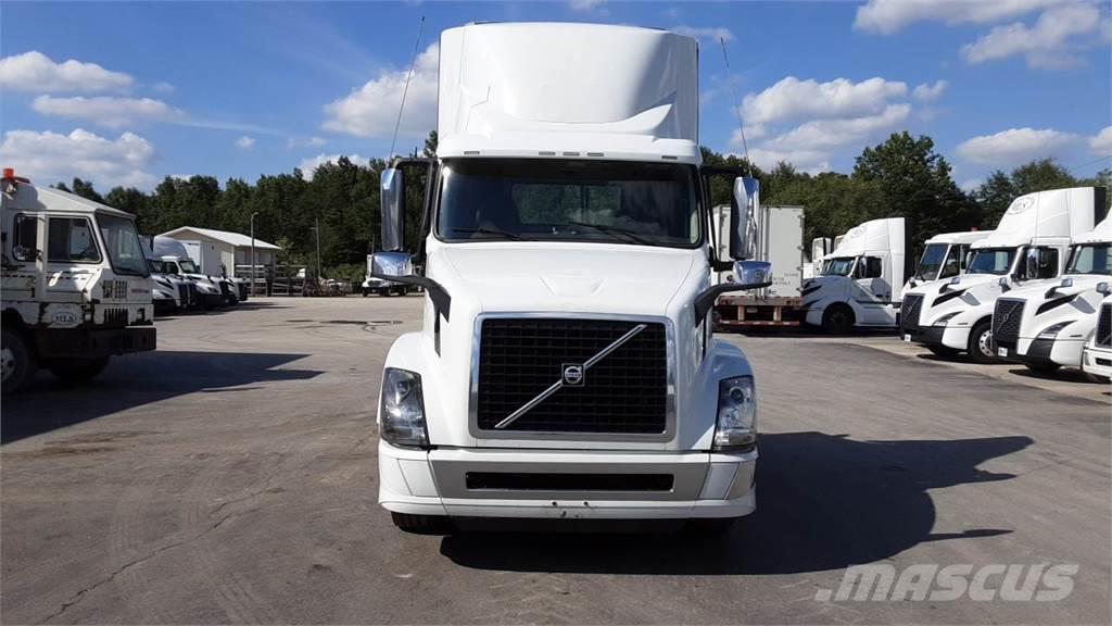 Volvo VNL300 Camiones tractor