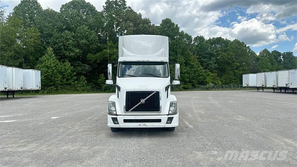 Volvo VNL300 Camiones tractor