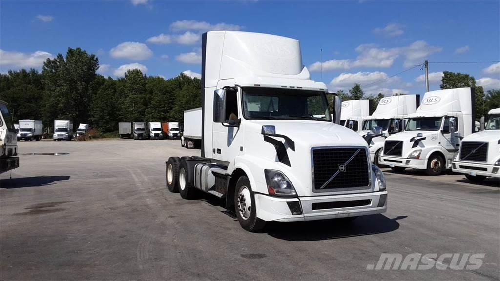 Volvo VNL300 Camiones tractor